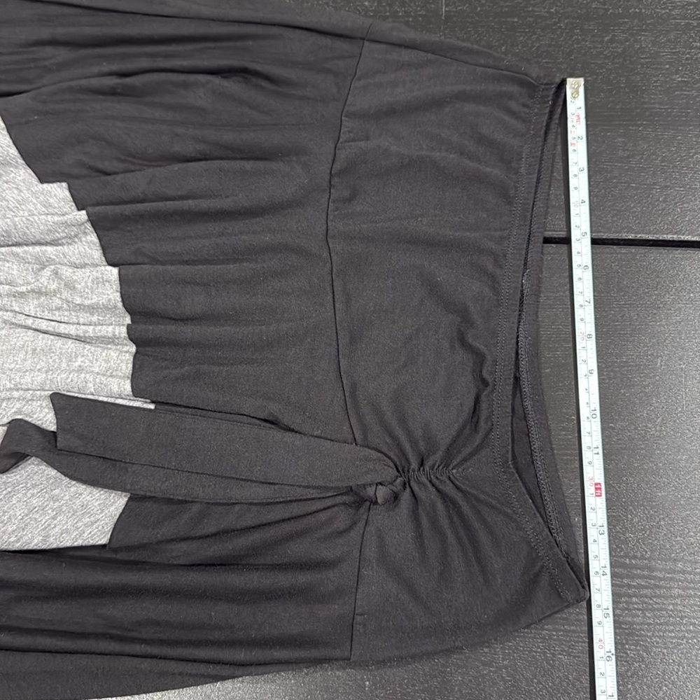 Tracy Evan’s Flowy Layered Grey and Black with Bow Tie - L - Picture 8 of 8